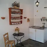 Ostria *
